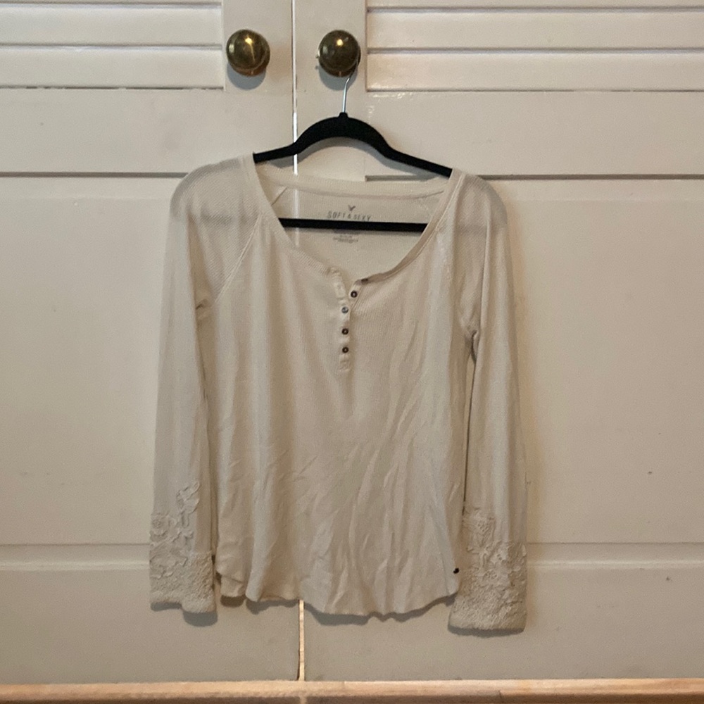 Medium American Eagle waffle long sleeve